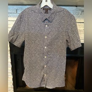 MK Slim Fit Short Sleeve Button Up Shirt EUC